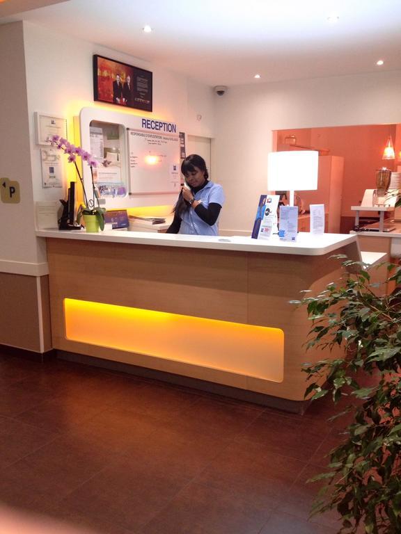 Ibis Budget Saint-Quentin Centre Gare Buitenkant foto