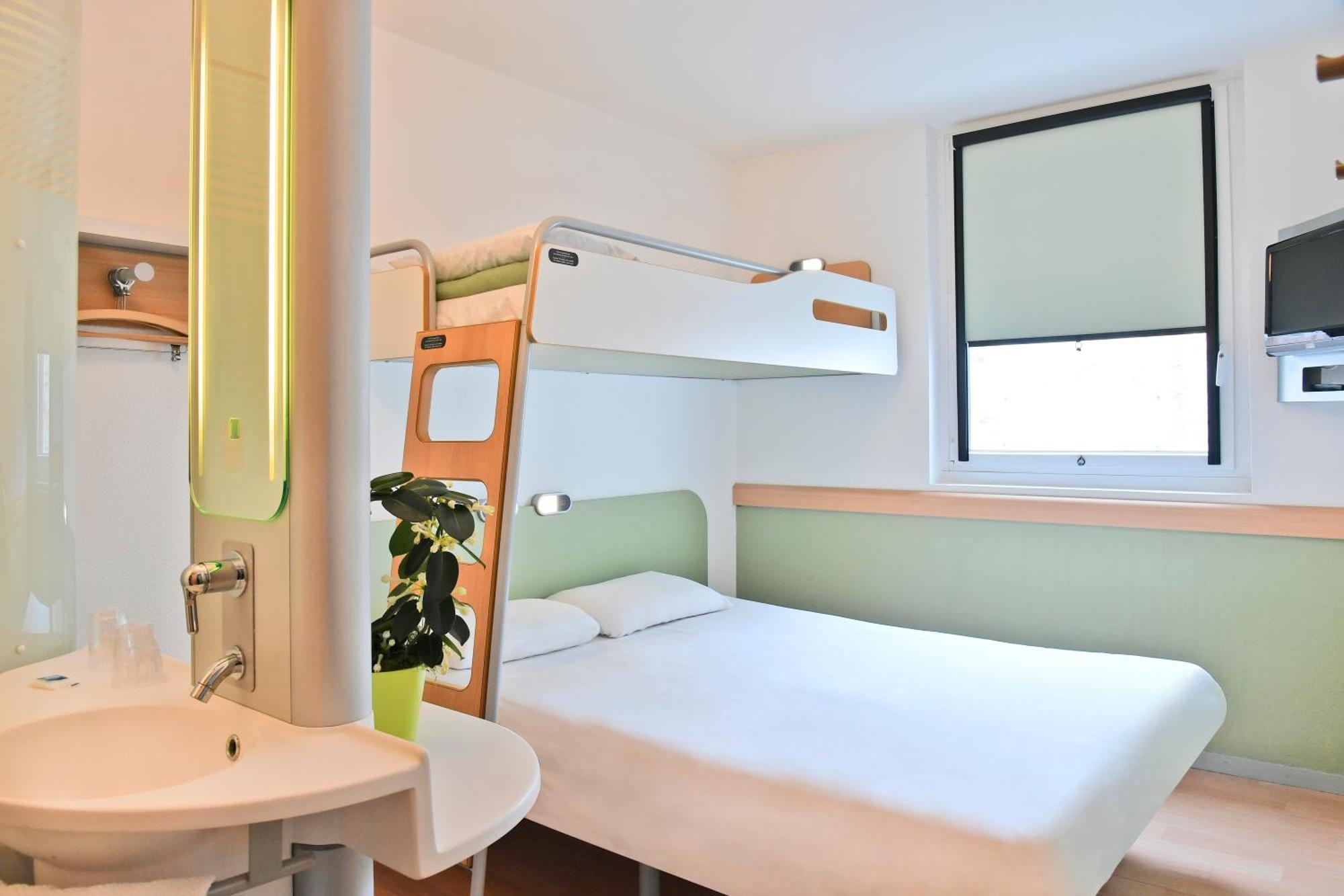 Ibis Budget Saint-Quentin Centre Gare Buitenkant foto