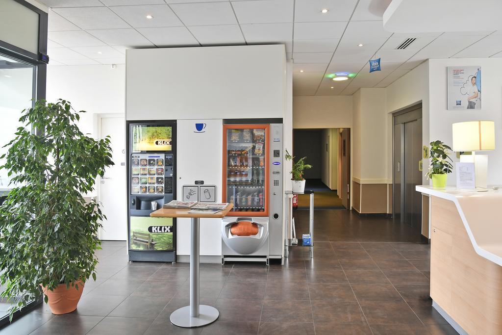 Ibis Budget Saint-Quentin Centre Gare Hotel Buitenkant foto