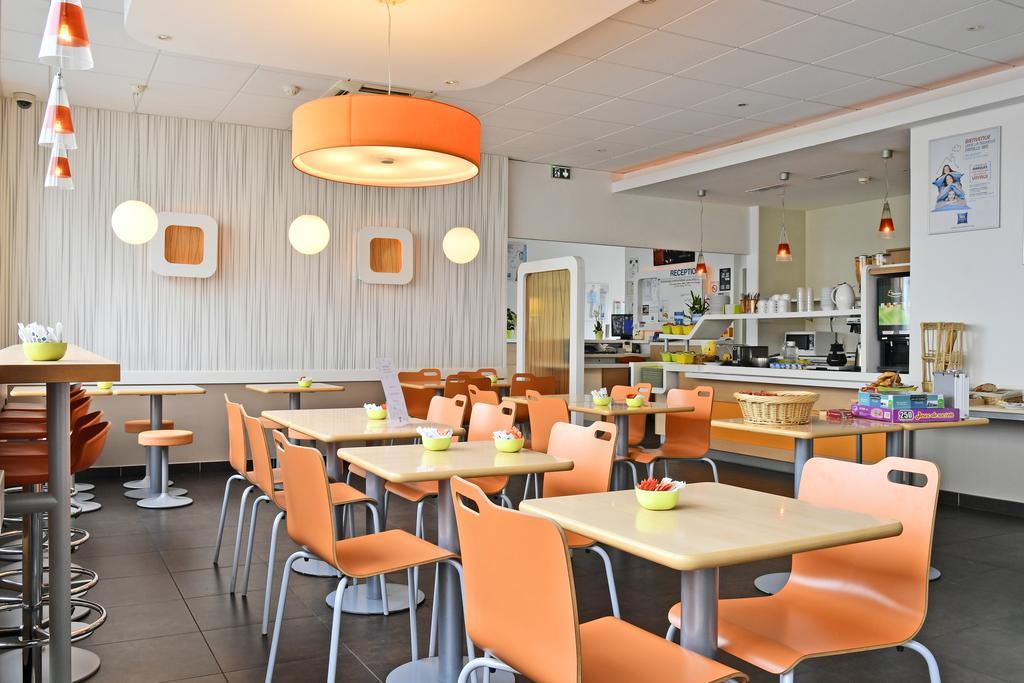 Ibis Budget Saint-Quentin Centre Gare Buitenkant foto