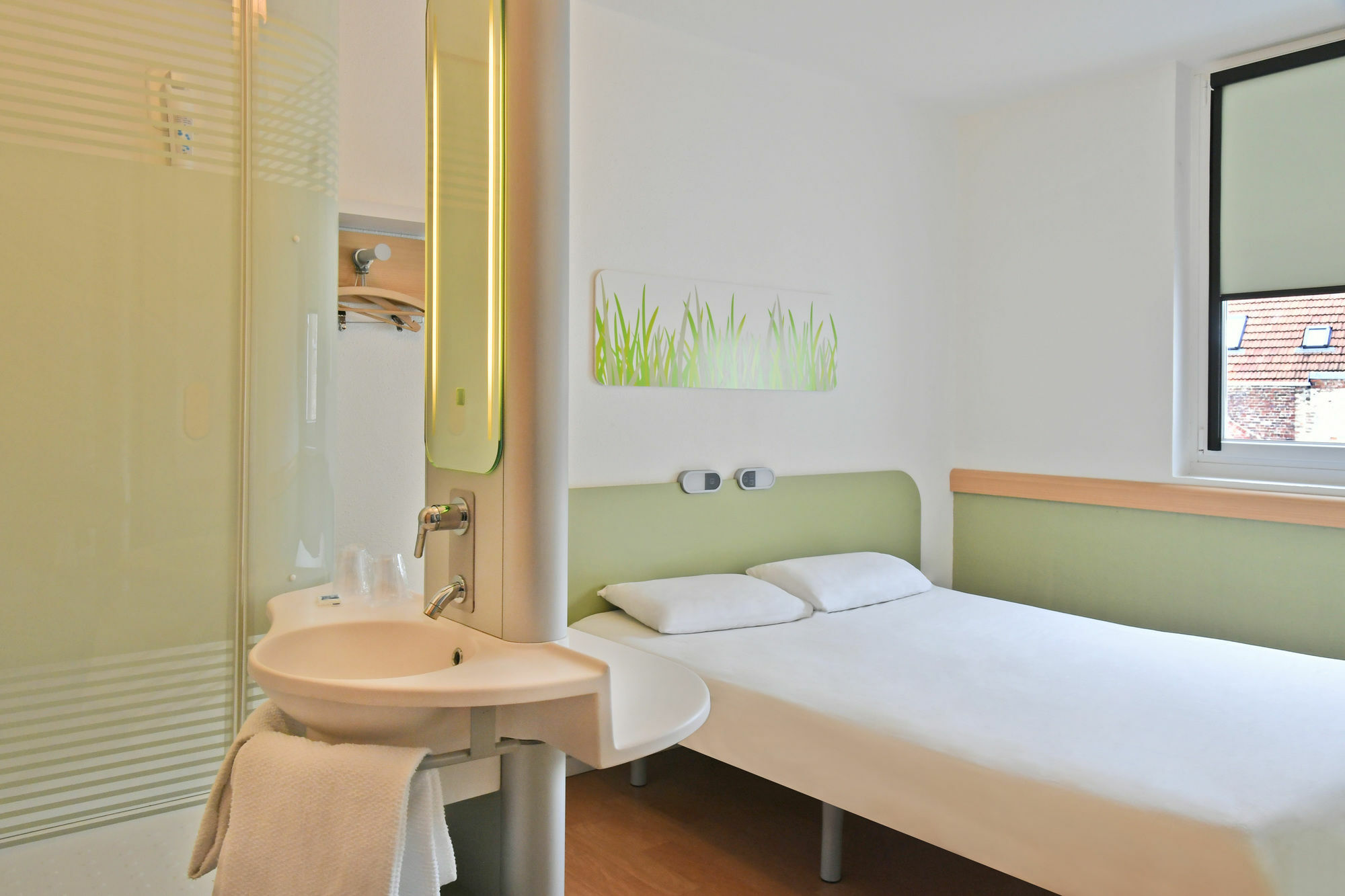 Ibis Budget Saint-Quentin Centre Gare Buitenkant foto