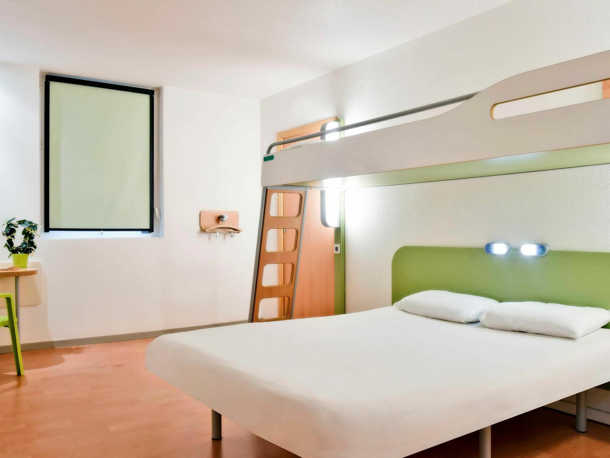 Ibis Budget Saint-Quentin Centre Gare Hotel Buitenkant foto