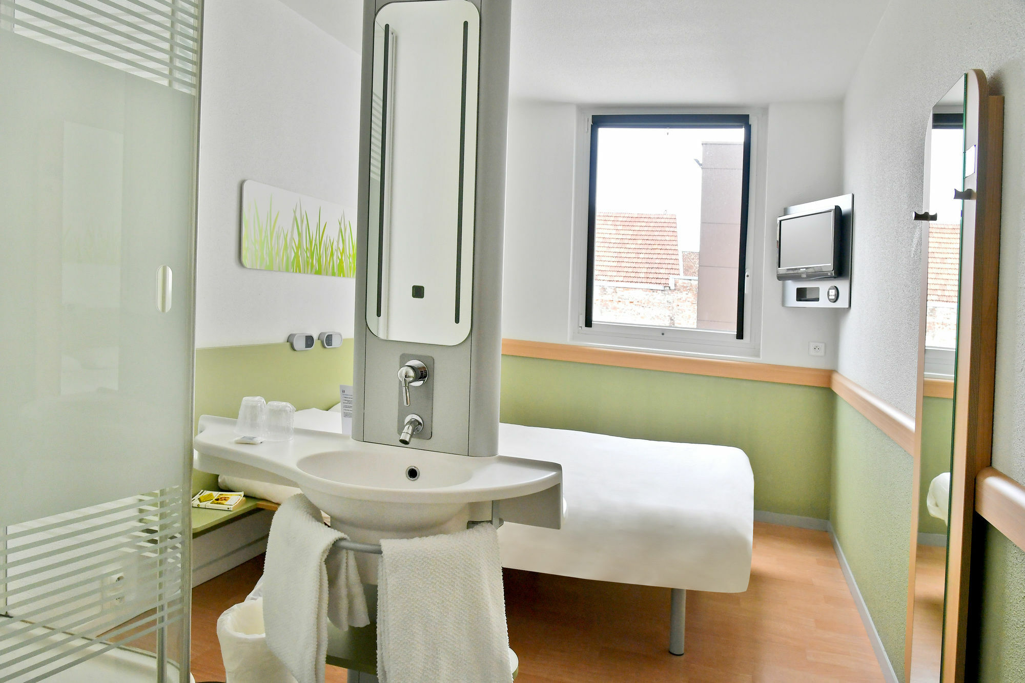 Ibis Budget Saint-Quentin Centre Gare Buitenkant foto